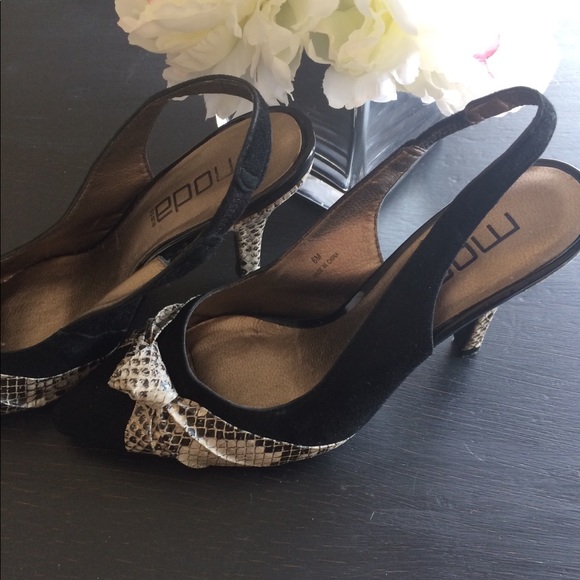 Shoes - 💙Black suede sling back💙